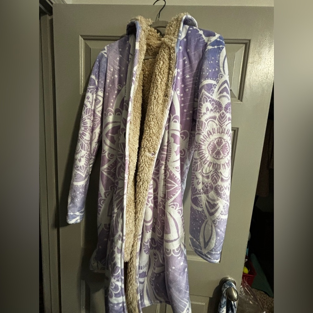 Electro Threads Cloak Size Small